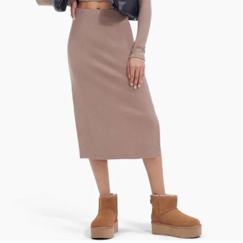 Ugg Mini Platform in Sand Unisex Women size 9 - Picture 8 of 13